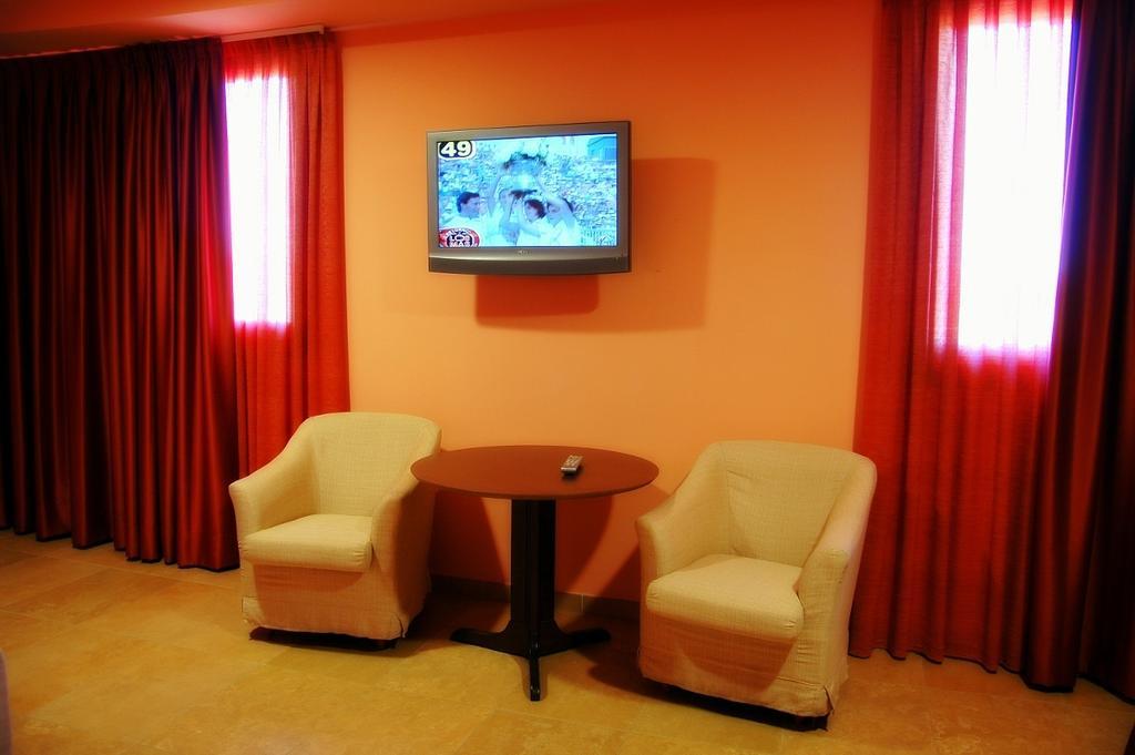 Hotel Salat Resort Les Borges Blanques Room photo